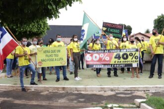 Educação cobra o que é de direito (Foto: Adamy Gianinni)