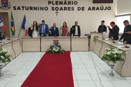 Cerimônia de posse do prefeito e vereadores de Tabocas do Brejo Velho - BA (Foto: Câmara Municipal/Facebook)