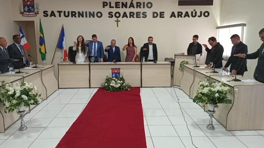 Cerimônia de posse do prefeito e vereadores de Tabocas do Brejo Velho - BA (Foto: Câmara Municipal/Facebook)
