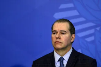 29/04/2020 - O então presidente do STF, Dias Toffoli, durante a solenidade de posse dos dos ministros da Justiça e Segurança Pública; da Advocacia-Geral da União no Palácio do Planalto (Créditos: Marcello Casal Jr/Agência Brasil)